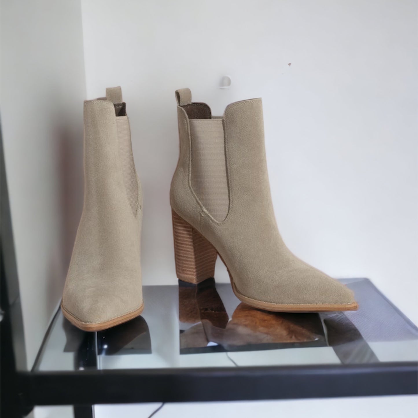 Chelsea Heel Boots