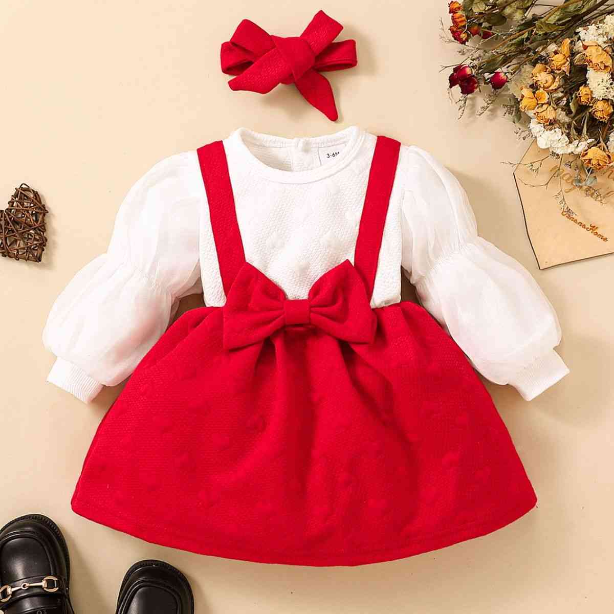 Baby girl gown and bow set